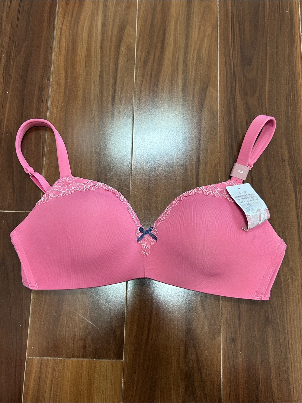 32B Cacique simply wire-free T-shirt with lace